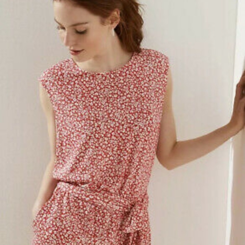 LOFT Romper with keyhole back and snap closure